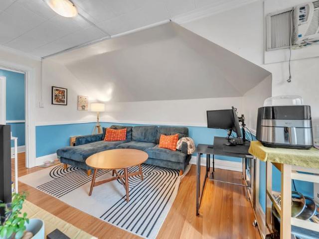 For Lease 896 Avenue Road Unit# Third Floor, Toronto, Ontario