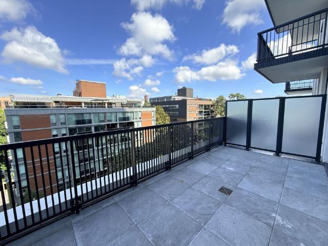 For Lease 89 Montclair Avenue Unit# 818, Toronto, Ontario