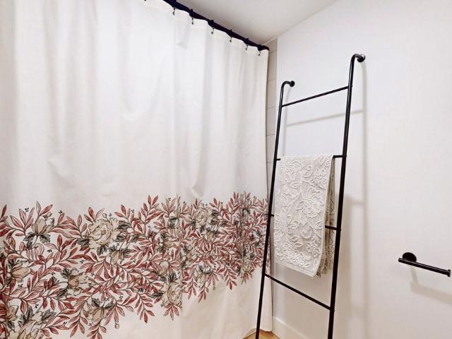 For Lease 8 Trent Avenue Unit# 821, Toronto, Ontario