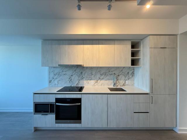 For Lease 8 Wellesley Street Unit# 3301, Toronto, Ontario