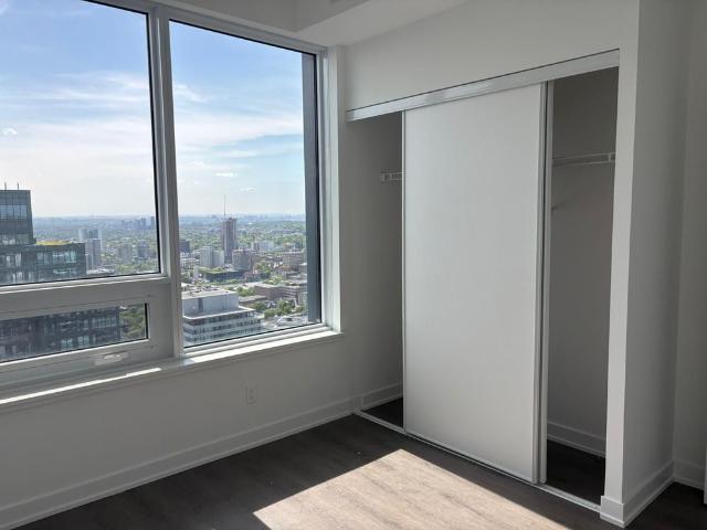 For Lease 8 Wellesley Street Unit# 5201, Toronto, Ontario