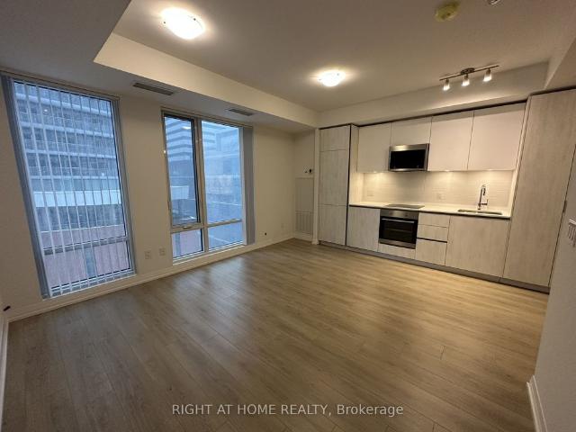 For Lease 8 Widmer Street Unit# 906, Toronto, Ontario