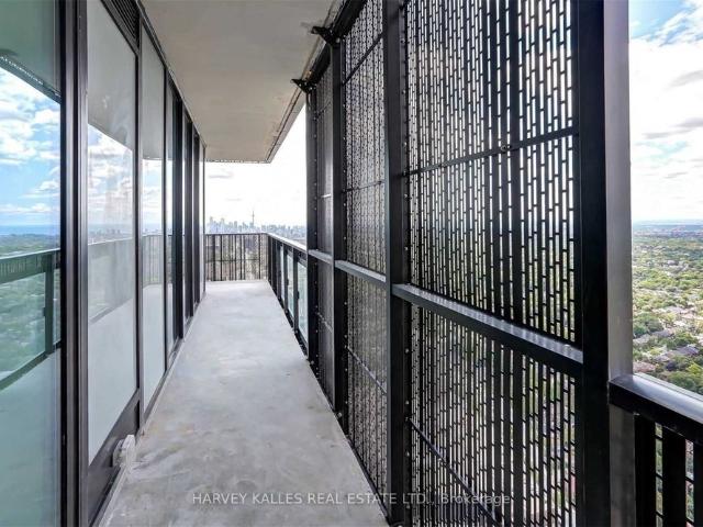 For Lease 8 Eglinton Avenue Unit# 5202, Toronto, Ontario