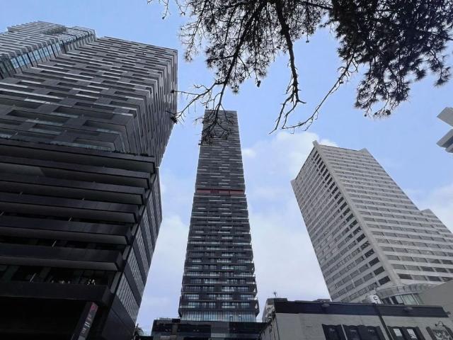 For Lease 8 Eglinton Avenue Unit# 1412, Toronto, Ontario