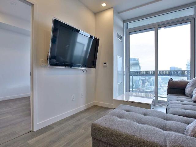 For Lease 8 Eglinton Avenue Unit# 2407, Toronto, Ontario