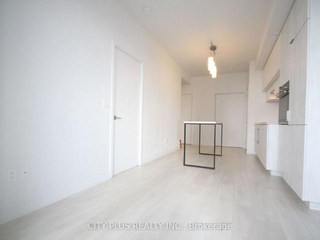 For Lease 8 Eglinton Avenue Unit# 3201, Toronto, Ontario