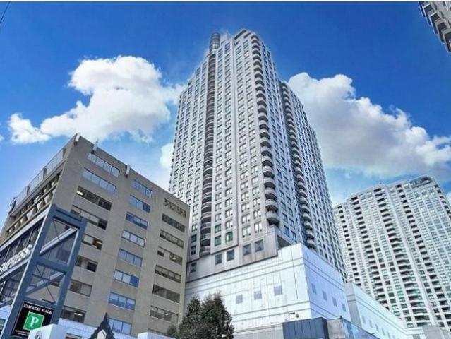 For Lease 8 Hillcrest Avenue Unit# 811, Toronto, Ontario