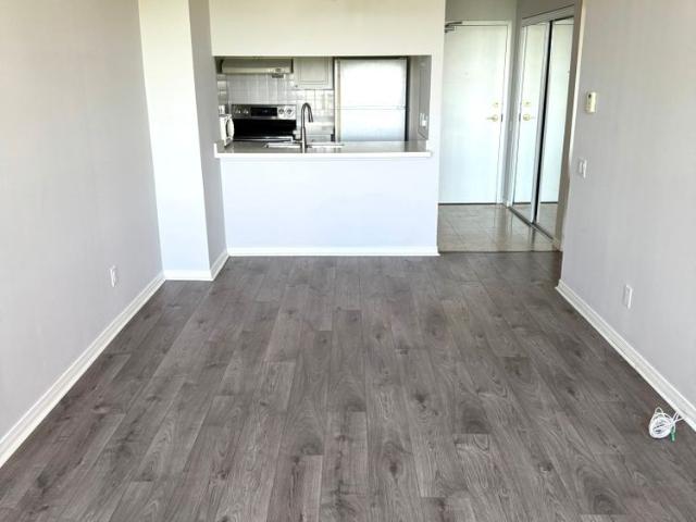For Lease 8 Hillcrest Avenue Unit# 910, Toronto, Ontario