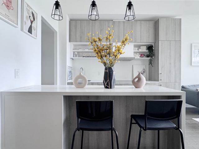 For Lease 8 Hillsdale Avenue Unit# 1141, Toronto, Ontario