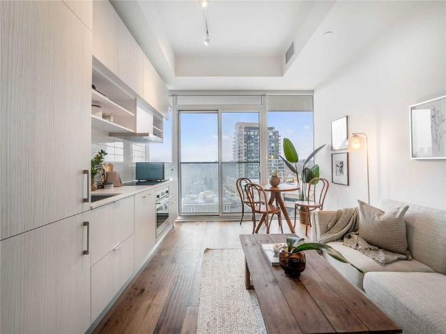 For Lease 8 Hillsdale Avenue Unit# 920, Toronto, Ontario