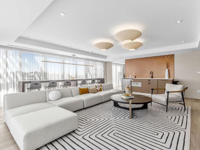 For Lease 8 Manor Road Unit# 204, Toronto, Ontario