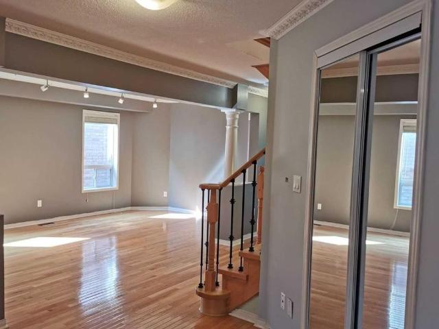 For Lease 8 Maffey Crescent, Richmond Hill, Ontario