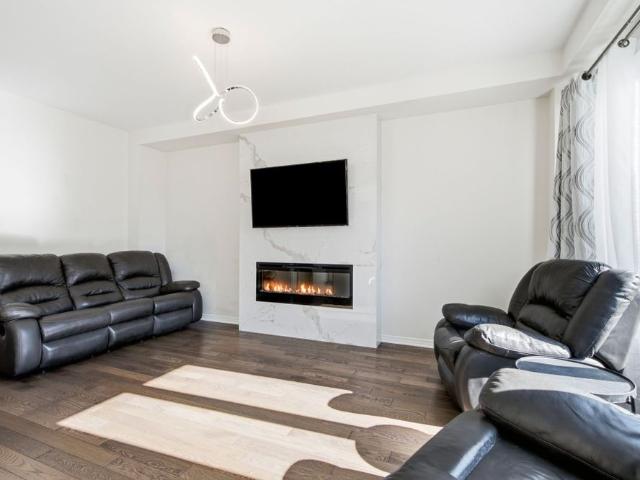 For Lease 8 Magdalena Street, Hamilton, Ontario