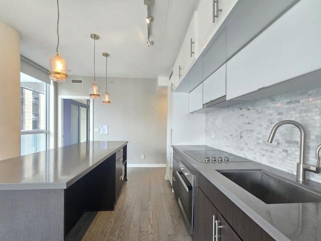 For Lease 8 Mercer Street Unit# 1405, Toronto, Ontario