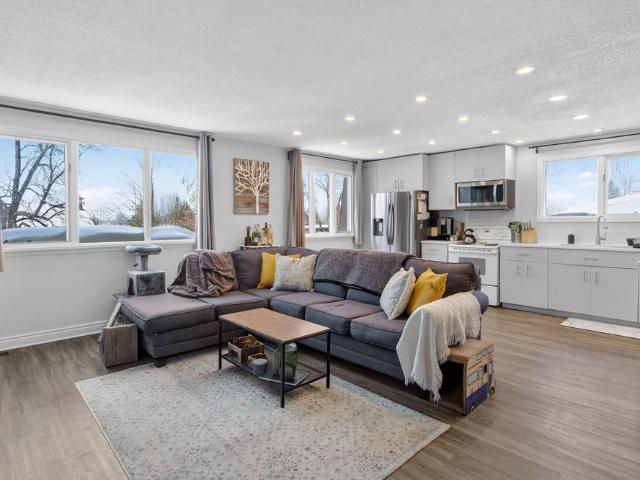 For Lease 8 Oberon Street, Bells Corners and South to Fallowfield, Ontario