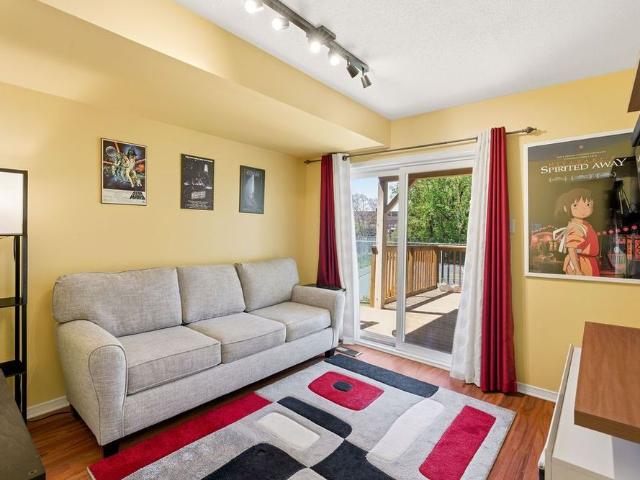 For Lease 8 Pondside Private, Manor Park Cardinal Glen and Area, Ontario