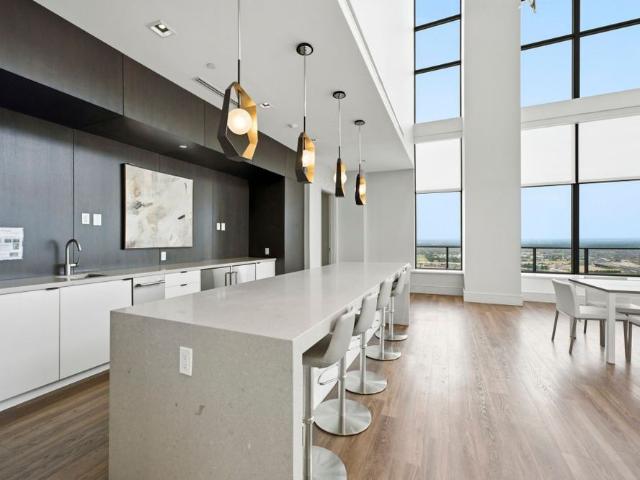 For Lease 9000 Jane Street Unit# 1220, Vaughan, Ontario