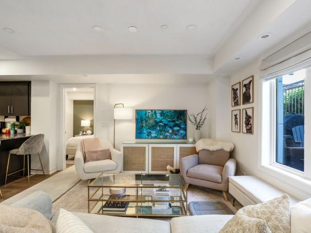 For Lease 90 Eastwood Park Gardens Unit# 5, Toronto, Ontario