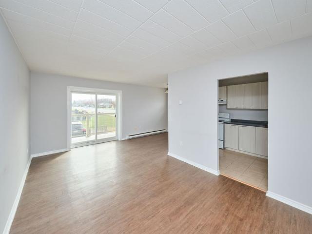 For Lease 90 Woodlawn Road Unit# 15, Welland, Ontario