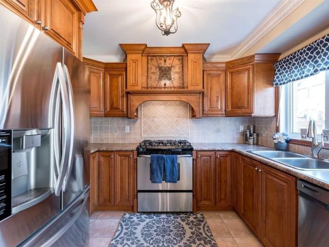 For Lease 91 Red River Crescent, Newmarket, Ontario