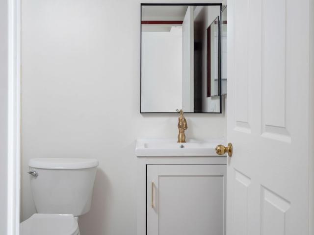 For Lease 942 Yonge Street Unit# 616, Toronto, Ontario