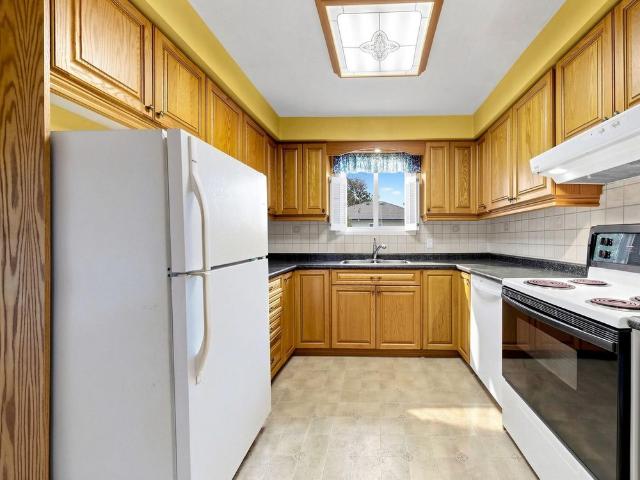 For Lease 94 Howlett Avenue, Newmarket, Ontario