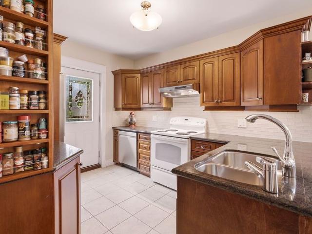 For Lease 94 Marlborough Avenue, Lower Town Sandy Hill, Ontario