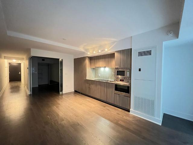 For Lease 955 Bay Street Unit# 418, Toronto, Ontario