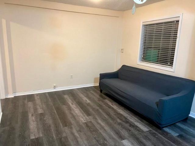 For Lease 952 Scarlett Road Unit# 2, Toronto, Ontario