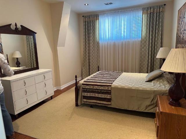 For Lease 95 Ames Crescent Unit# Basement, Aurora, Ontario