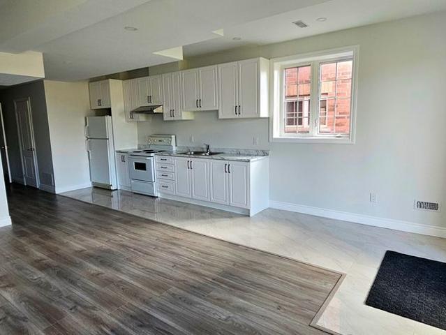 For Lease 95 Bonnieglen Farm Boulevard, Caledon, Ontario