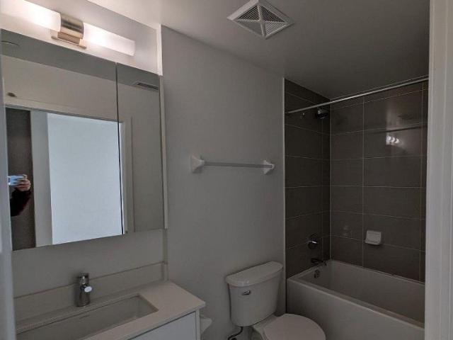 For Lease 95 Oneida Crescent Unit# 810, Richmond Hill, Ontario