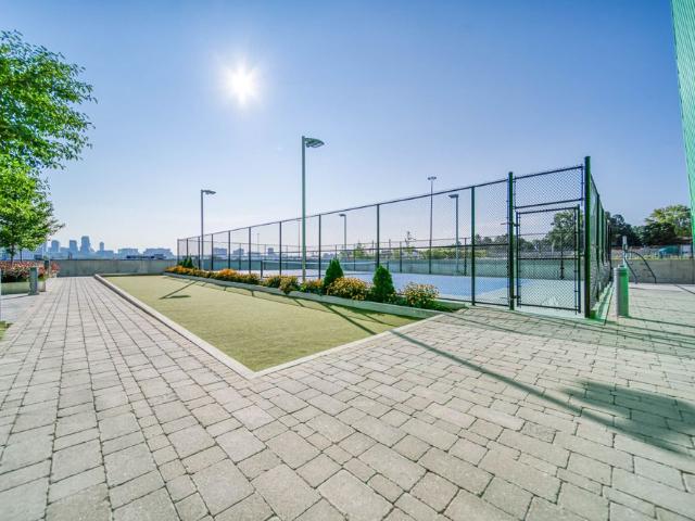 For Lease 95 Mcmahon Drive Unit# 506, Toronto, Ontario