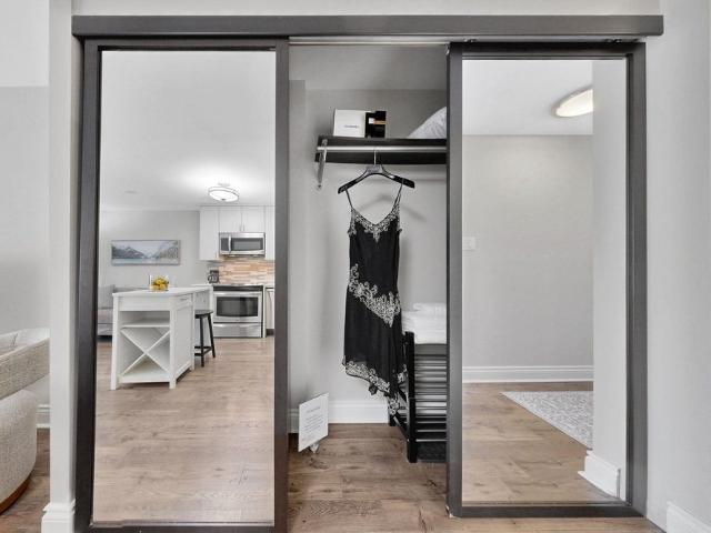 For Lease 95 Prince Arthur Avenue Unit# PH 824, Toronto, Ontario