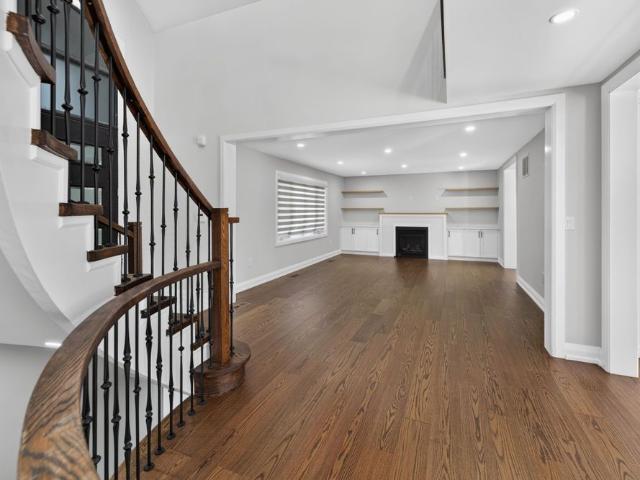 For Lease 975 Caldwell Avenue, Mississauga, Ontario