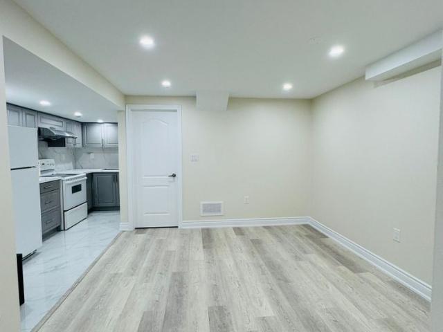 For Lease 973 Ledbury Crescent Unit# BSMT, Mississauga, Ontario