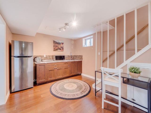 For Lease 97 Allingham Gardens Unit# Room B, Toronto, Ontario