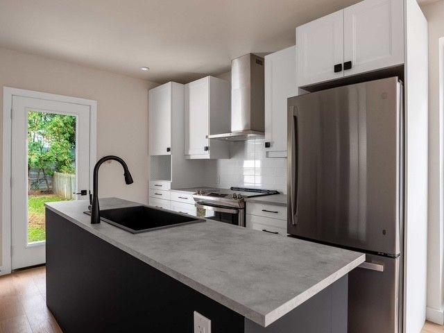 For Lease 98 PLEASANT Avenue, St. Catharines, Ontario