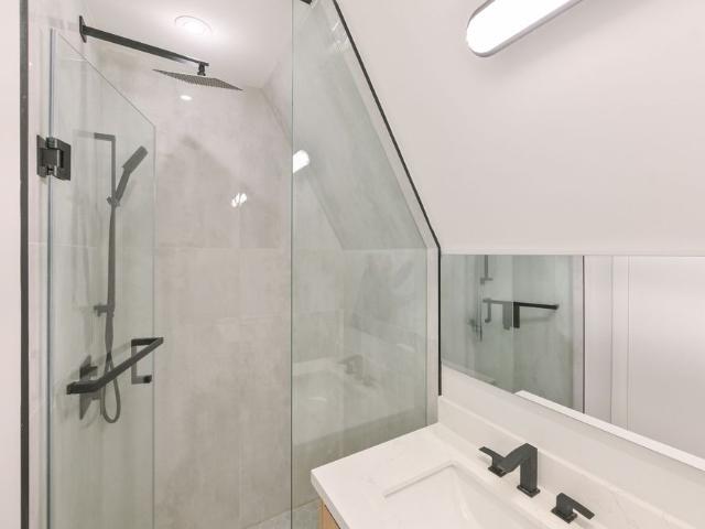 For Lease 997 Dufferin Street Unit# Upper, Toronto, Ontario