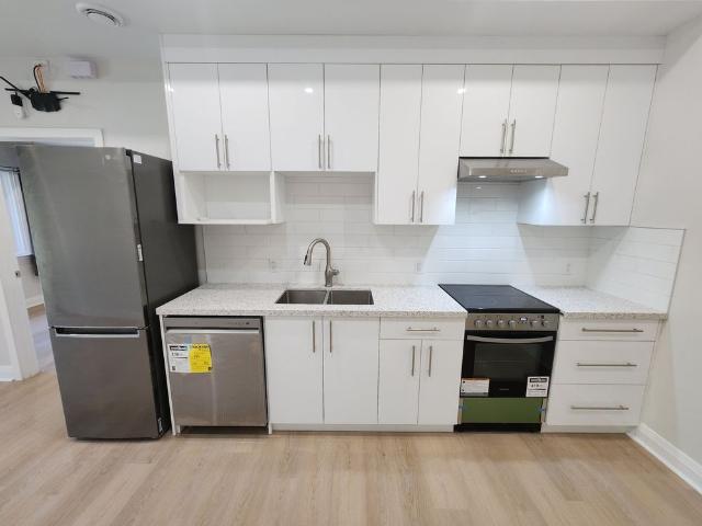 For Lease 998 Bloor Street Unit# 4, Toronto, Ontario