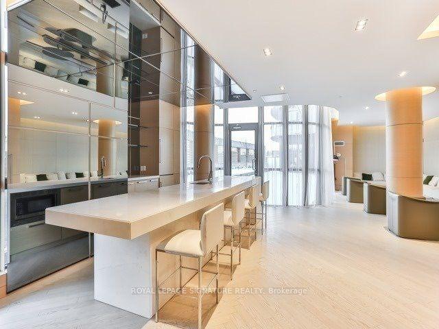 For Lease 99 The Donway N/A Unit# 101, Toronto, Ontario