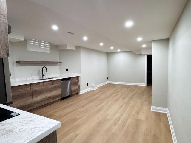 For Lease 9 Delevan Court Unit# B1, Richmond Hill, Ontario