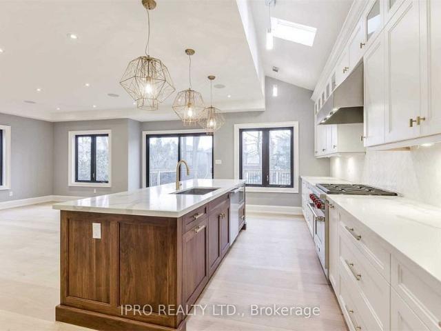 For Lease 9 Donnybrook Lane, Toronto, Ontario