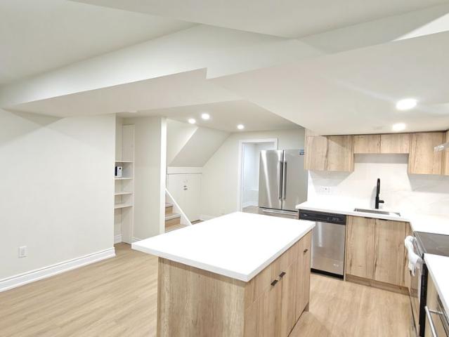 For Lease 9 Mosedale Crescent Unit# lower, Toronto, Ontario