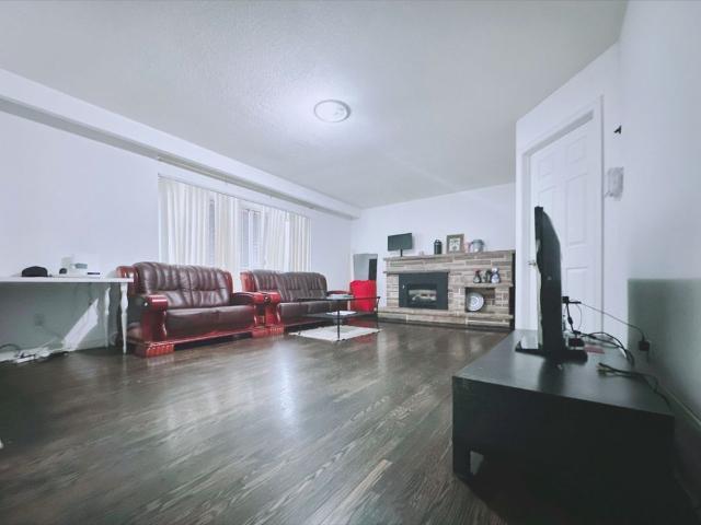 For Lease 9 Oakmeadow Boulevard Unit# Apt 1, Toronto, Ontario