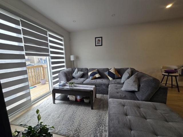 For Lease Main 7520 Splendour Drive, Niagara Falls, Ontario