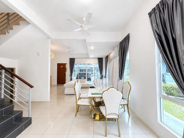 FOR SALE2Storey Terrace End Lot Residency PalmaAlma