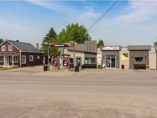 For sale: 4091 4095 Rue de l'Église, Franklin, Quebec J0S1N0.