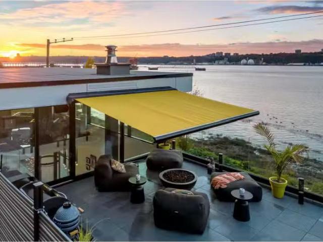 For sale: 4232 Rue St Laurent, Lévis Desjardins, Quebec G6V3.