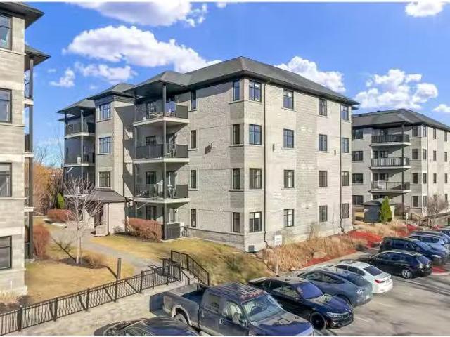 For sale: 4991 Av. Eliot, #401, Laval Chomedey, Quebec H7W0G.